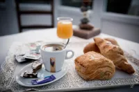 Logis Hotel Restaurant le Relais Fleuri Hotels in Etreaupont