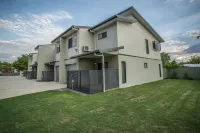 Spinifex Motel and Serviced Apartments Hotels in Townview