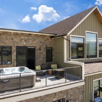 Hay Meadow Lodge 3 Bedroom Townhouse by RedAwning