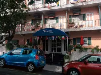 タウン ホテル のホテル