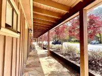 Mountain Harbor King Guest Room on Lake Ouachita Hotels in Montgomery County