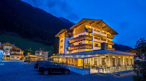 Hotel Lenz Hotels in Kappl