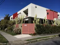 Chaucer Palms Boutique B&B فنادق في Maryville