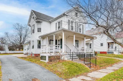 Ski, Hike & Fish: Modern Rutland Home Hotel in zona Rutland Free Library