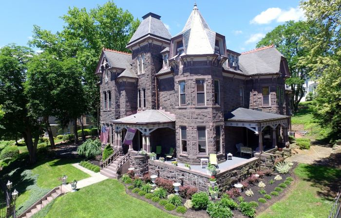レイノルズ マンション B&B