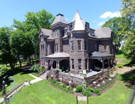 Reynolds Mansion B&B Hotels in 