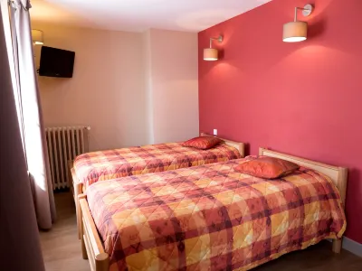 Logis Auberge du Valburgeois Hotels in LAigle