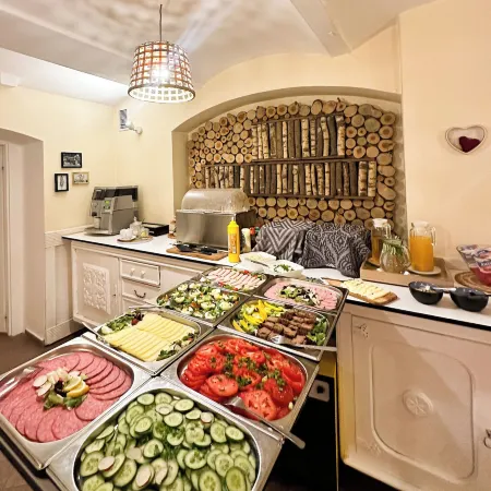 Explorer B&B Old Town Rooms & Apartment #Don't be a Tourist, be an Explorer! Отели рядом с достопримечательностью «Нове-Място»