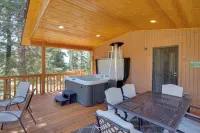 Spacious Duck Creek Village Cabin w/ Hot Tub! - acceptant les animaux