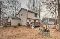 Albrightsville Vacation Home Walk to Pool and Lake! - Beach