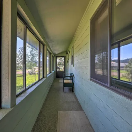Ski, Soak and Explore! Spacious Pagosa Springs Home