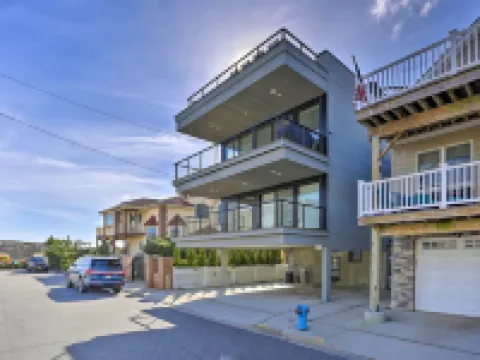 Luxury Long Beach Villa with Ocean Views! Hotels in Long Beach