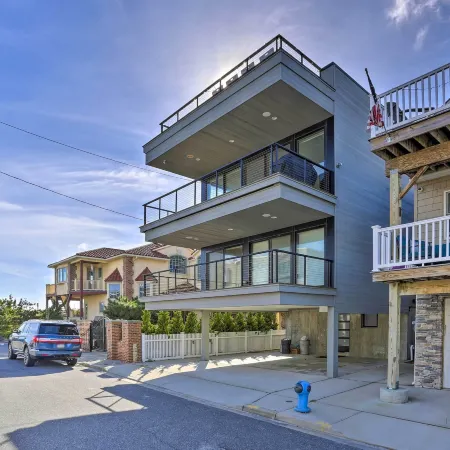 Luxury Long Beach Villa with Ocean Views! Отели в г. Лонг Бич
