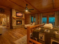 Heavenly Heights Lodge •Hot Tub •Theater •Game Room • Pet Friendly • Elopements Hotels in Yancey County