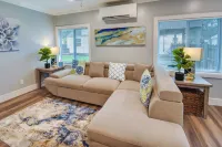 Walk to Beach: Hampton Home w/ Grill! - Kylpyammeita