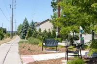 Fully Stocked Trendy Condo Close To Downtown And The Beach