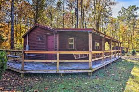 Cozy Anchors Away Cabin Hideaway w/ Fire Pit!