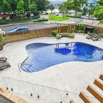 Cairns Plaza Hotel