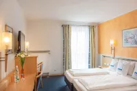 Miratel Hotels near Kneippbecken-Marktredwitz