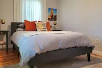 Ski, Shop and Explore Walkable Midtown Reno Oasis!