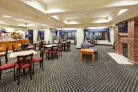 Holiday Inn Express & Suites Lancaster by IHG