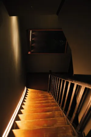 A Place Antwerp - Boutique Suites & Flats - Leeuwenstraat 20 Отели в г. Антверпен