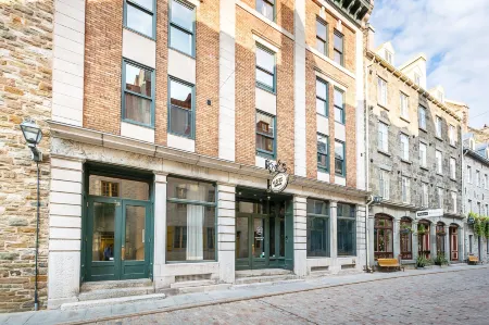 Les Lofts Champlain - PAR les Lofts Vieux-Québec Отели рядом с достопримечательностью «Cartier-Brébeuf National Historic Site»
