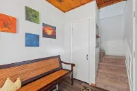 Farmhouse & Creekside Get-Away on hidden acreage in historical downtown Gresham.