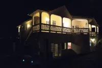 Comfort Suites - Three Bedroom Apartment Отели в г. 