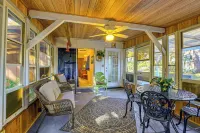 6 Mi to Manatee Springs! Family Riverfront Getaway - Homestays