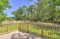 Cozy-Modern Pensacola Home Large Yard, Grill - Wifi