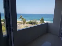Private Room with a jacuzzi on the Beach!