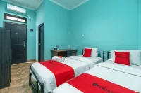 RedDoorz Near Rsud Koja Hotels in North Jakarta