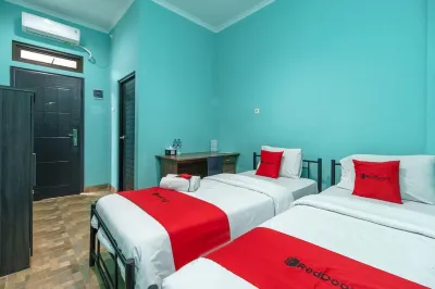 RedDoorz Near Rsud Koja Hotels in North Jakarta