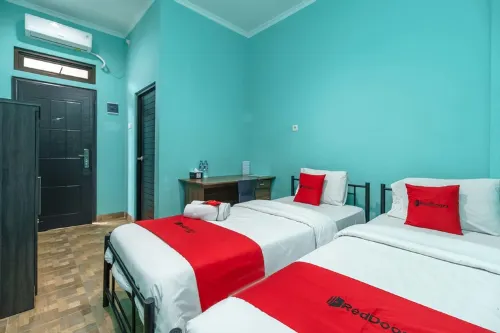RedDoorz Near Rsud Koja Hotels in North Jakarta