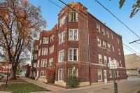 Sleek and Cozy 1BR Apartment - Hartrey G