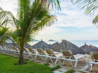 Beautiful villa steps from the beach / Tesoro Ixtapa