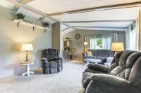 Lake Views & Fireside Bliss: Cecil Cottage w/ Yard - 3-Star