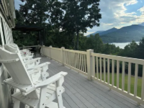 Luxury Home with Amazing Lake and Mountain views, game room, hot tub!