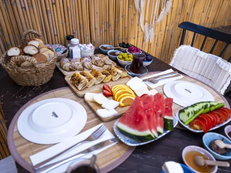 CASA ALEGRE ALACATI Отели в г. Чешме