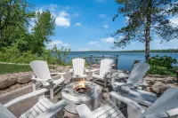 Beautiful Sunrise Views of Hall Lake! Hotels in Fairmont