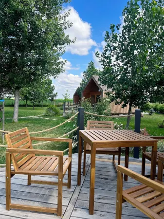 Ritopia Glamping Отели в г. Сремски Карловци