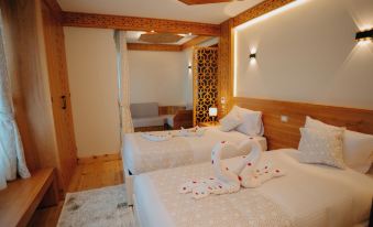 Azhar Dahabiya luxury suites