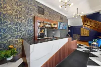 The Neon Elm Hotel - Homestays
