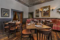 Best Western Plus The Normandy Inn & Suites - sarapan