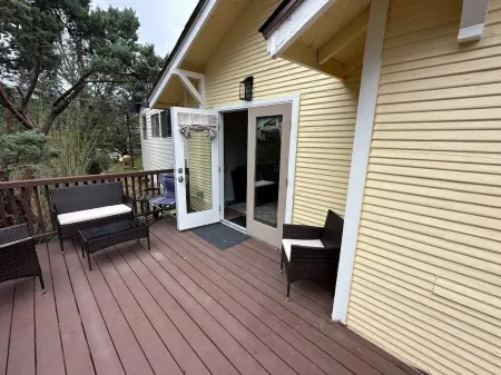 LUXURY 2-bedroom house in brilliant Bisbee with BREATHE taking views