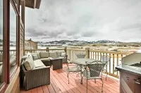 Mtn-View Gem w/ on-Site Golf! 3 Mi to Granby Ranch - Parkering