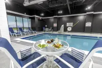 The Armon Stamford Hotel & Conference - Pools