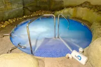 Senator Granada - Hot Tub