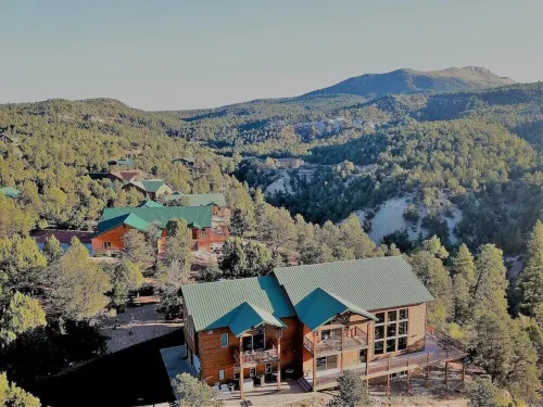 Zion Summit. Luxury 7 Bedroom Home. Hike into Zion National Park